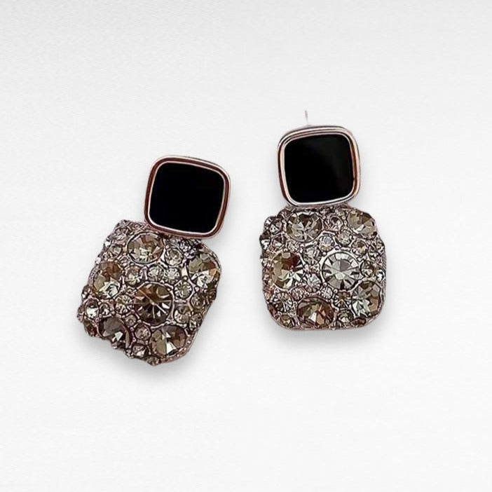 The Diva Earrings - Black